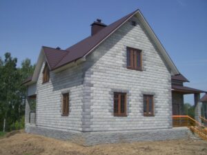 Недорогой проект дома из пено- и газобетонных блоков